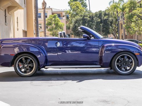 Used 2004 Chevrolet SSR w/ Preferred Equipment Group RWD image 9