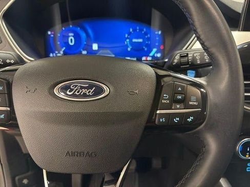 Used 2022 Ford Escape SEL w/ Technology Package AWD/4WD image 16