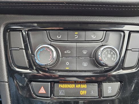 Used 2019 Buick Encore Preferred image 19