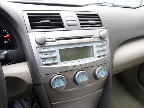 Used 2008 Toyota Camry LE image 18