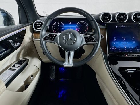 Certified 2024 Mercedes-Benz GLC 300 image 6