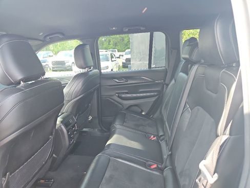 Used 2024 Jeep Grand Cherokee Altitude AWD/4WD image 14