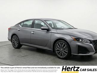 Used 2025 Nissan Altima 2.5 SV video 1