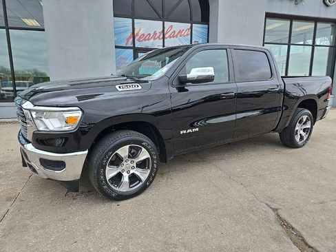 Used 2023 RAM 1500 Laramie AWD/4WD image 3