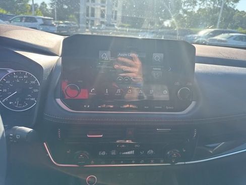 Used 2023 Nissan Rogue SL w/ SL Premium Package FWD image 14