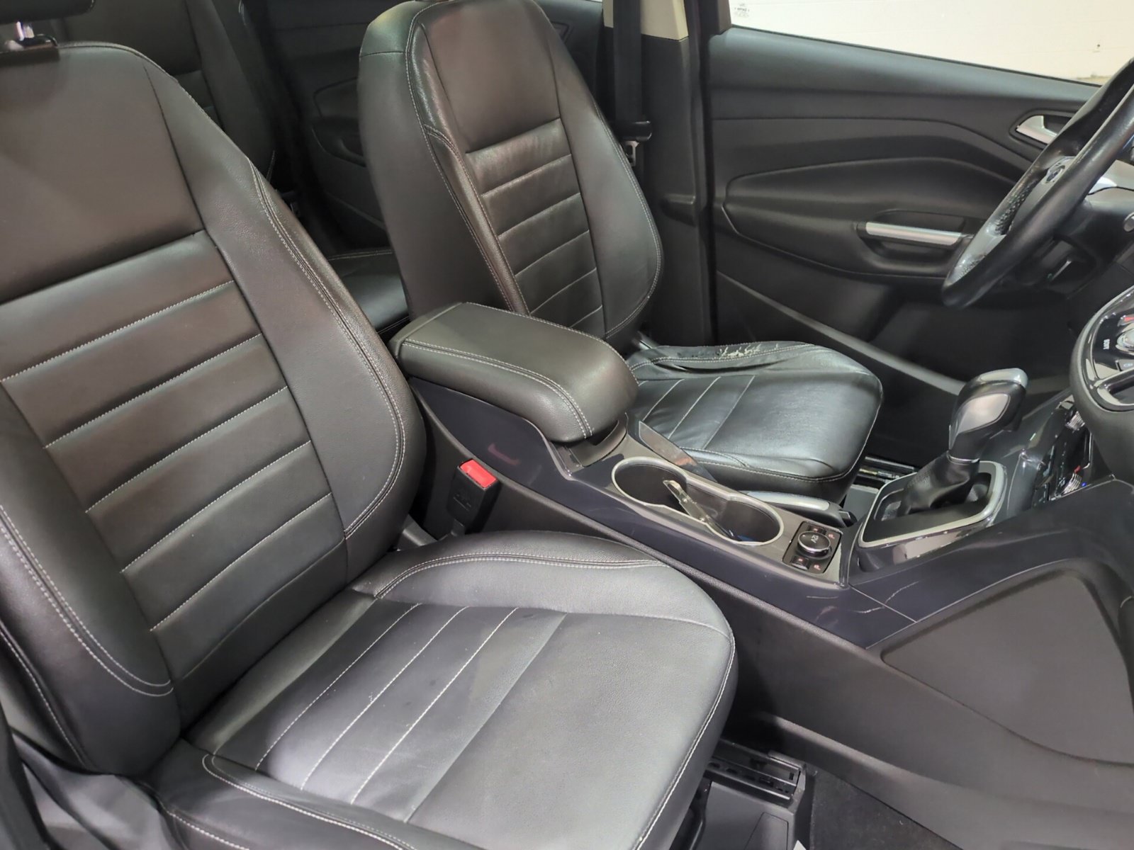 Used 2014 Ford Escape Titanium w/ Equipment Group 401A FWD image 11