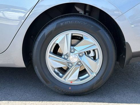 New 2026 Hyundai Elantra SE image 18