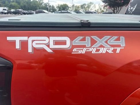 Used 2017 Toyota Tacoma TRD Sport w/ Premium & Technology Package AWD/4WD image 12