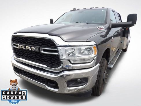 Used 2020 RAM 3500 Tradesman w/ Chrome Appearance Group AWD/4WD image 4