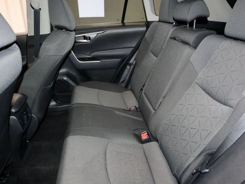 Used 2025 Toyota RAV4 XLE AWD/4WD image 20
