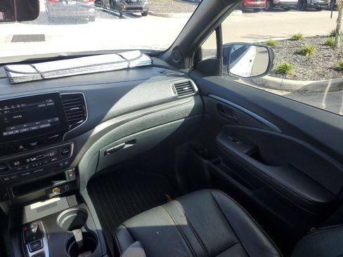 Used 2023 Honda Passport TrailSport image 22