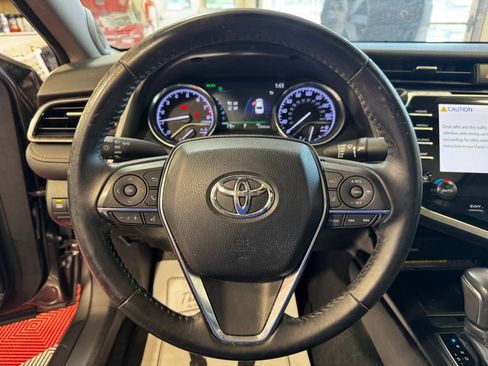 Used 2019 Toyota Camry XLE FWD image 15