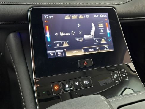 Used 2025 INFINITI QX80 Sensory image 23