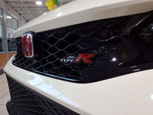 Certified 2024 Honda Civic Type R image 27
