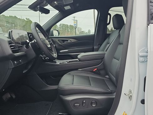 New 2026 Chevrolet Traverse LT w/ Driver Confidence Package image 9