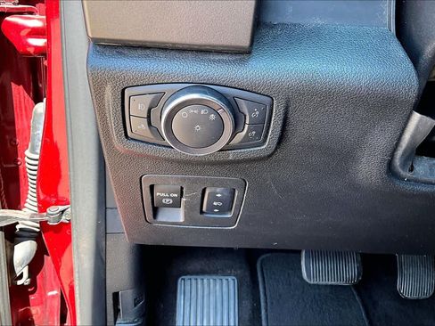 Used 2018 Ford F150 XLT w/ Equipment Group 302A Luxury AWD/4WD image 28