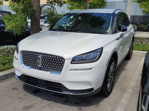 Certified 2022 Lincoln Corsair FWD image 3