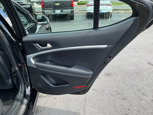 Used 2025 Genesis G70 2.5T image 31