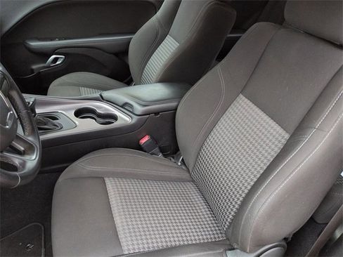 Used 2023 Dodge Challenger SXT image 11