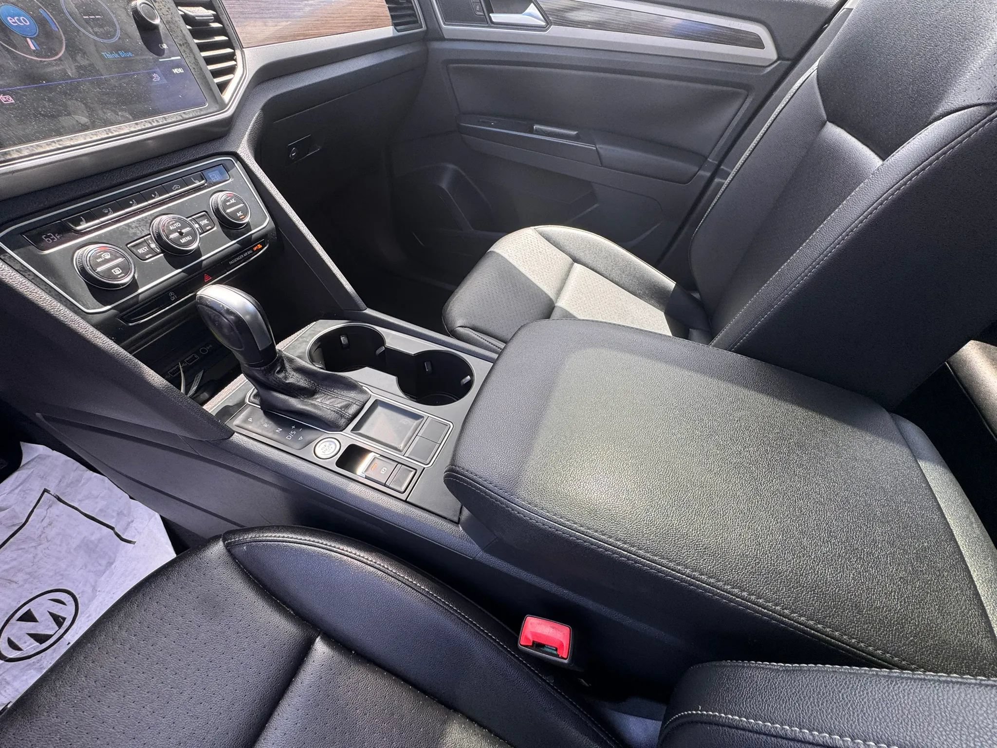 Used 2020 Volkswagen Atlas SE w/ Panoramic Sunroof Package FWD image 16