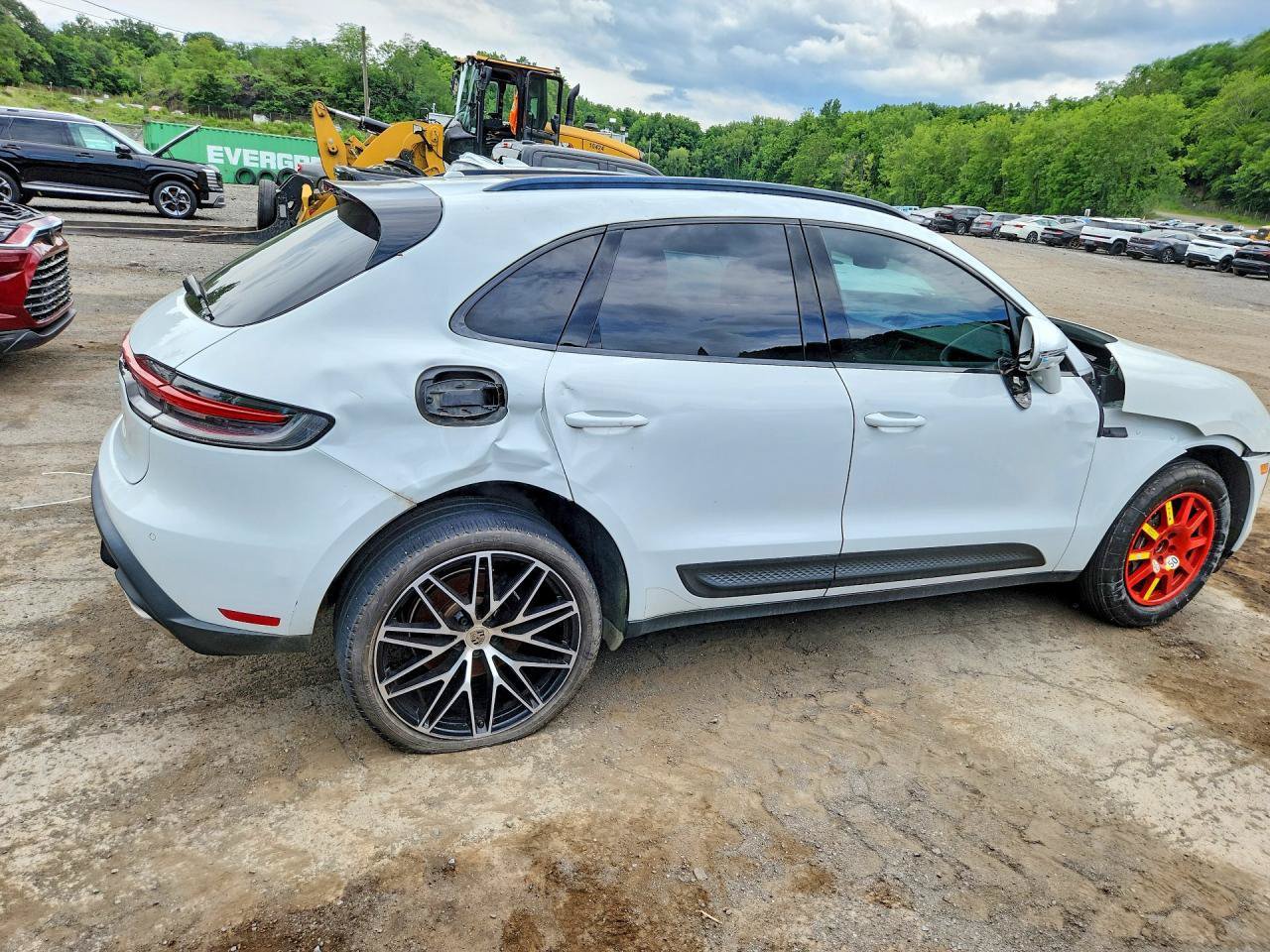 Used 2022 Porsche Macan AWD/4WD image 5