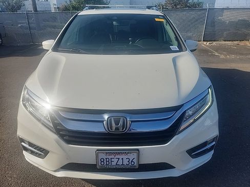 Used 2018 Honda Odyssey Elite image 2