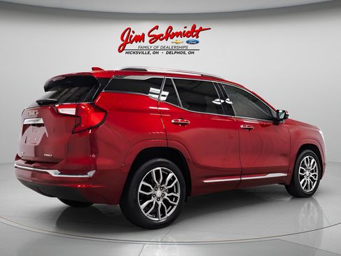 Used 2024 GMC Terrain Denali w/ Denali Premium Package AWD/4WD image 6