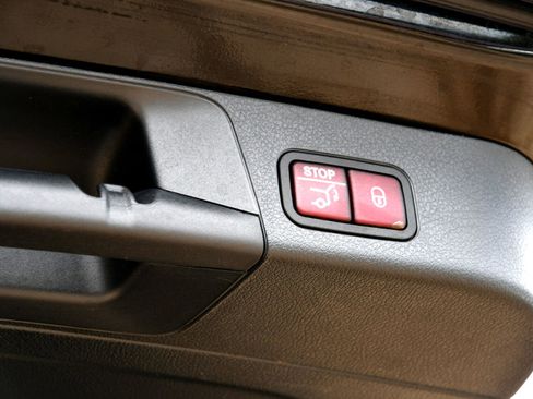 Used 2024 Mercedes-Benz GLB 250 image 8