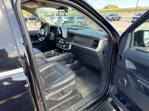 Used 2024 Ford Expedition Max XLT AWD/4WD image 15
