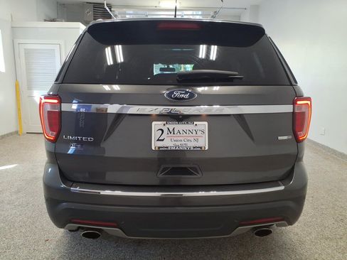 Used 2018 Ford Explorer Limited AWD/4WD image 5