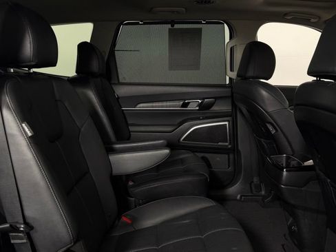 Used 2023 Kia Telluride EX w/ EX Captain's Chair Package AWD/4WD image 33