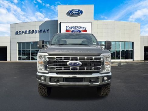 Used 2025 Ford F250 XLT w/ Tremor Off-Road Package image 3