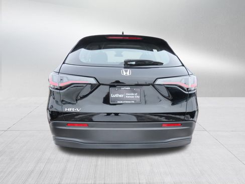 Used 2025 Honda HR-V LX image 7