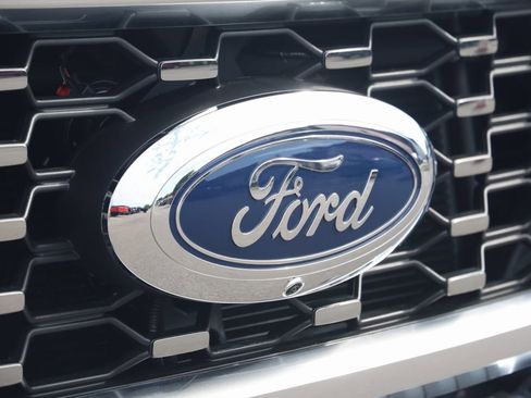 Used 2025 Ford F450 Lariat image 18