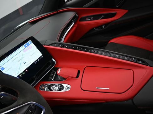 Used 2023 Chevrolet Corvette Stingray Premium Conv w/ Z51 Performance Package image 17