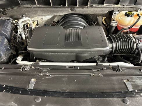 Used 2025 Chevrolet Suburban Z71 AWD/4WD image 42