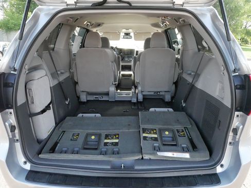 Certified 2018 Toyota Sienna LE FWD image 18