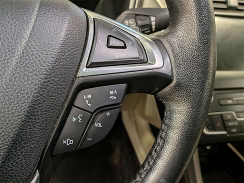 Used 2017 Ford Fusion SE w/ Fusion SE Technology Package image 21