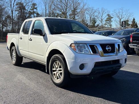Used 2017 Nissan Frontier SV image 1