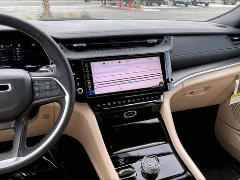 New 2026 Jeep Grand Cherokee Limited w/ Luxury Tech Group II image 5