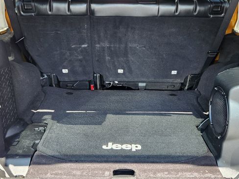 Used 2014 Jeep Wrangler Unlimited Rubicon AWD/4WD image 34