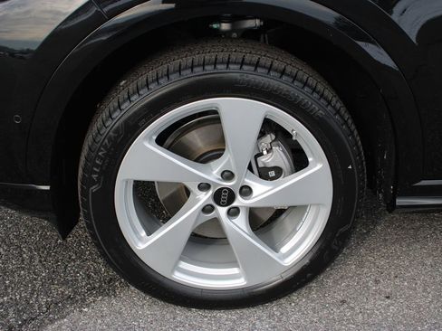 New 2025 Audi Q5 Premium Plus image 32