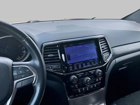 Used 2019 Jeep Grand Cherokee Altitude RWD image 7