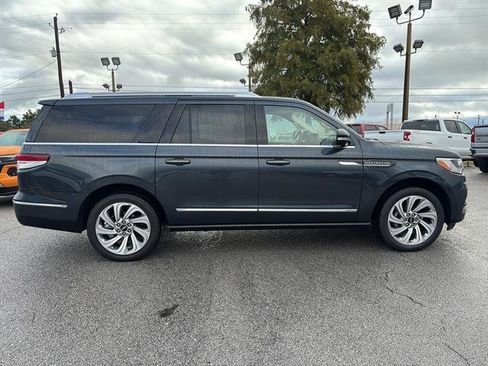 Used 2024 Lincoln Navigator L Reserve image 8