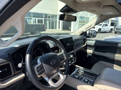 Used 2024 Ford Expedition Max Limited AWD/4WD image 8