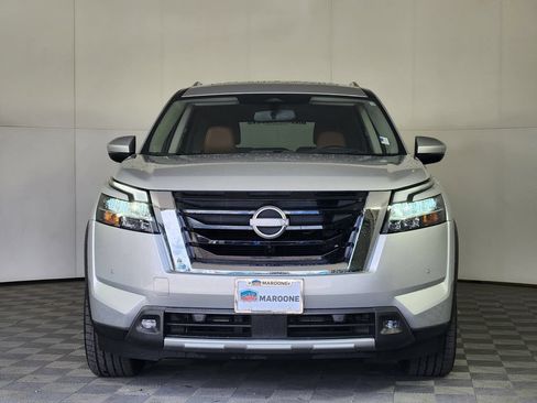 Used 2022 Nissan Pathfinder Platinum w/ Cargo Package AWD/4WD image 2