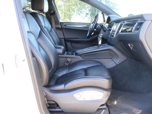 Used 2017 Porsche Macan image 20