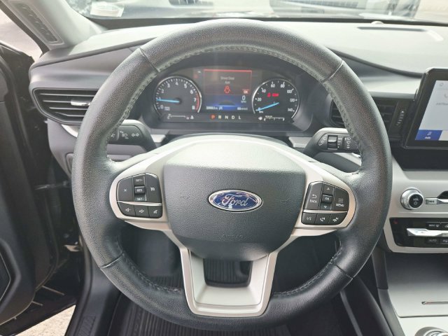 Used 2024 Ford Explorer XLT AWD/4WD image 17