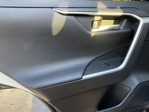 Used 2019 Toyota RAV4 XSE image 31