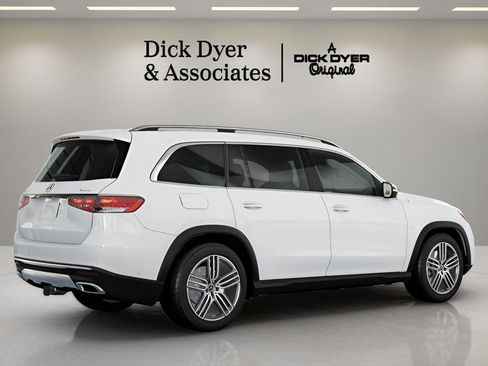 Used 2025 Mercedes-Benz GLS 450 4MATIC image 9